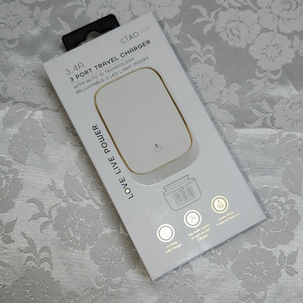 LIFEWARE Wall Port with Night Light - Picture 5 of 10